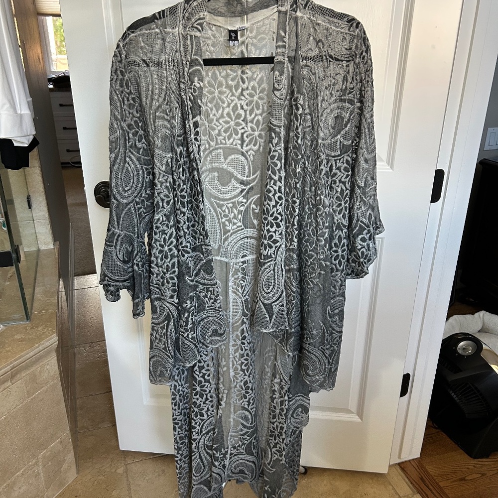 Beautiful Dark Gray Arianthe Embroidered Silk Duster.   XL